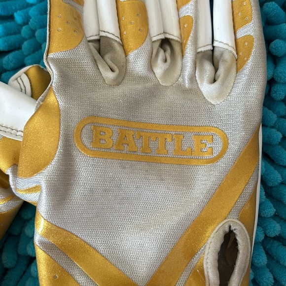 🏈BATTLE FOOTBALL GLOVES MEN’S MEDIUM🏈 - Picture 3 of 6